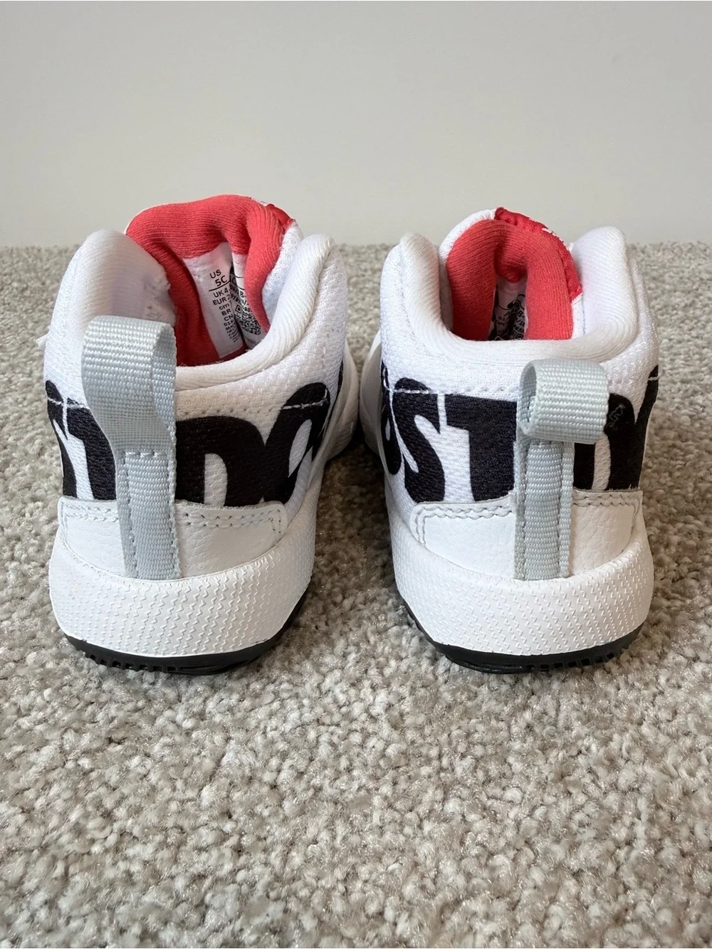 Nike Team Hustle D 8 